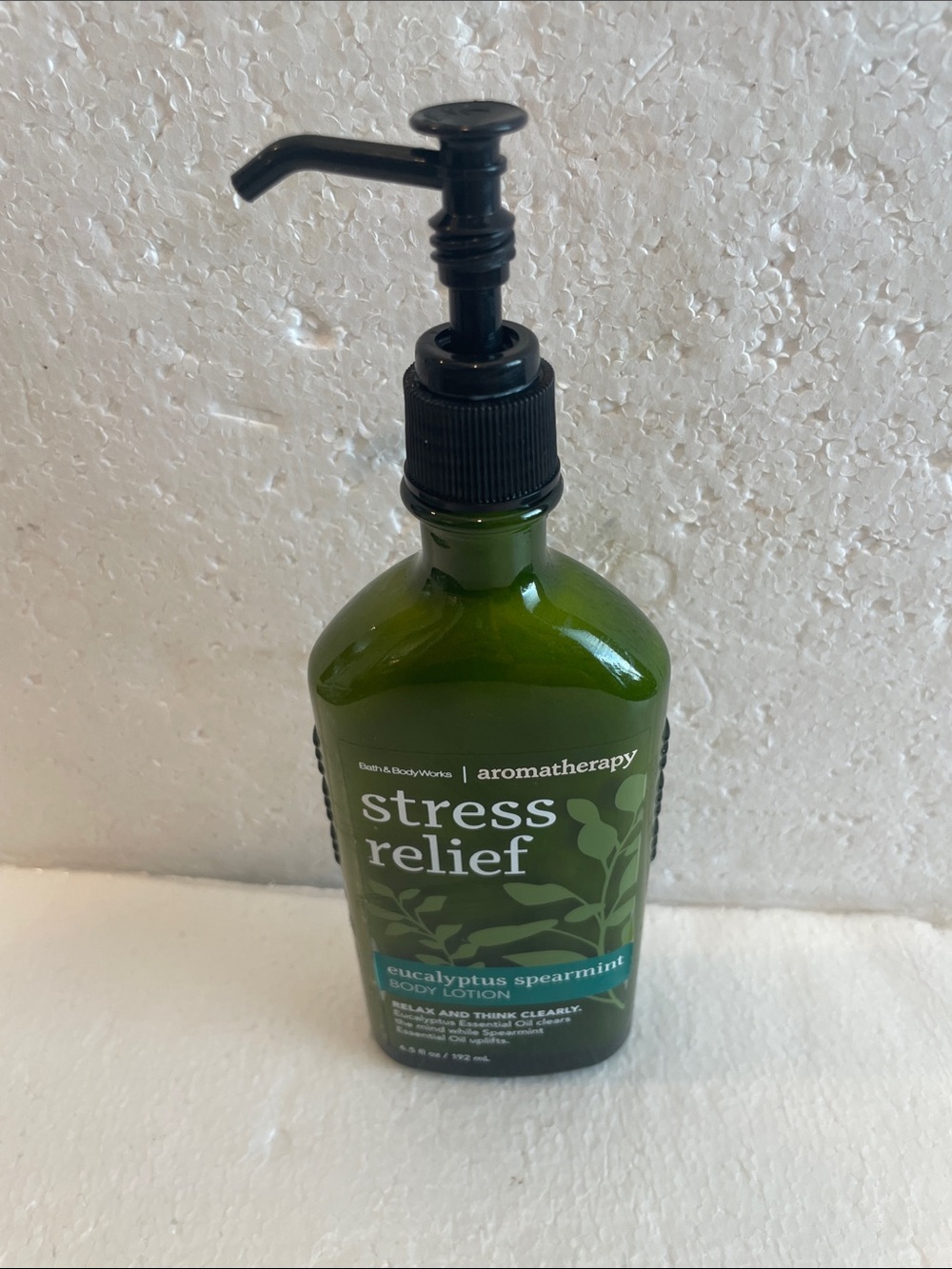 Bath & body Works aromatherapy stress relief eucalyptus spearmint, body lotion